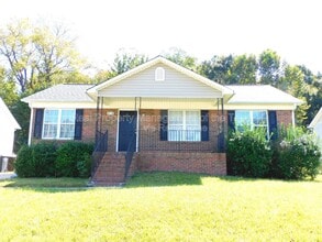 Building Photo - 814 Carrieland Dr