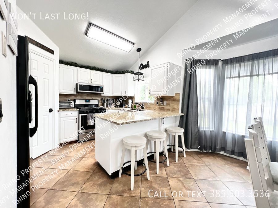 Primary Photo - 4 bedroom/2 Bathroom House In Roy