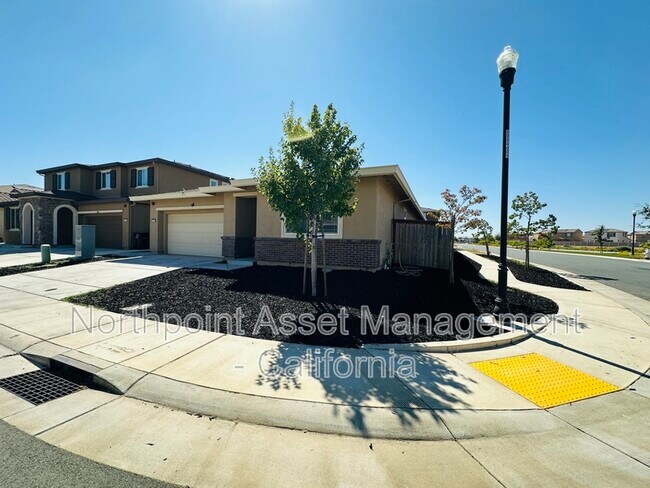 Building Photo - 10400 Oboe Way
