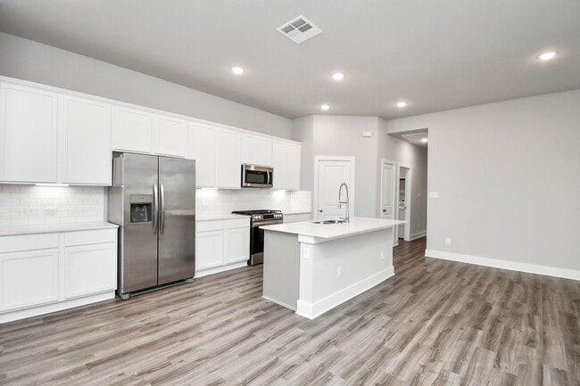 Building Photo - 21030 Shore Oak Dr