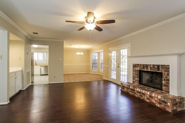 Building Photo - 30 Sylvan Forest Dr
