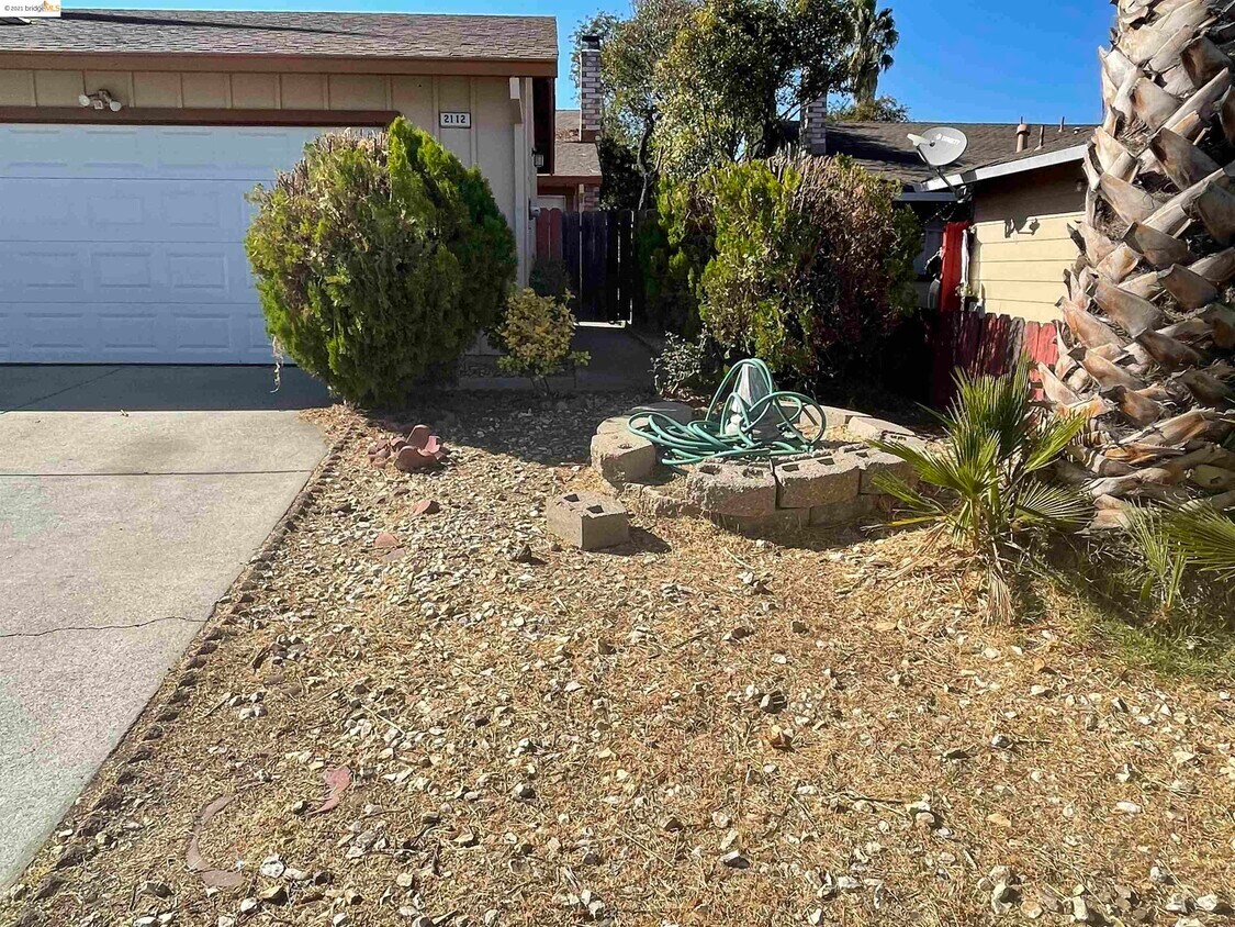 Primary Photo - 2112 Banyan Way