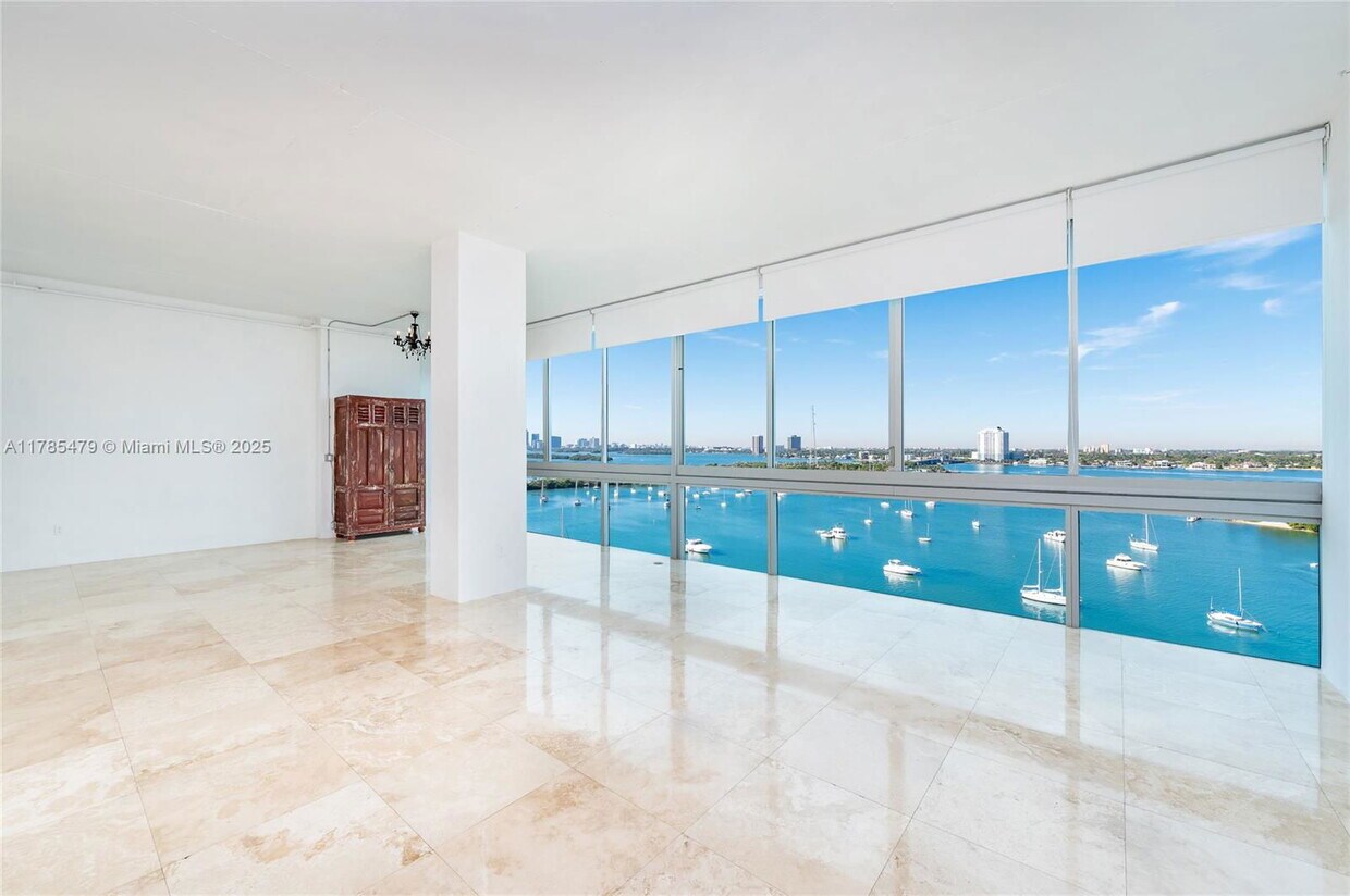 Foto principal - 7934 West Dr