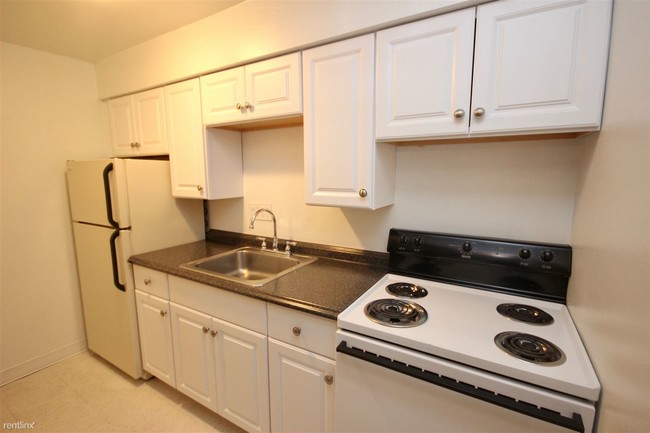 Building Photo - 2 br, 1 bath  - Laurel Gardens Apartments