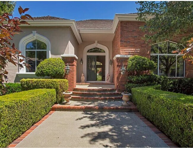 Foto del edificio - 4 Bed 3 Bath Elegant Home In Lafayette W/ ...
