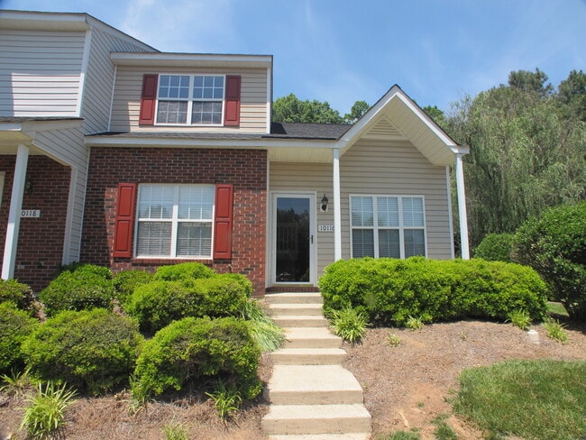 End Unit 3 bedroom, 2 bath Townhome in the... - End Unit 3 bedroom, 2 bath Townhome in the...