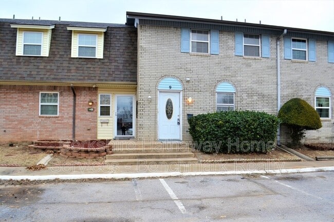 Building Photo - 3901 N Kickapoo Ave