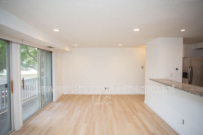 Foto del edificio - 142 Kenwood Dr