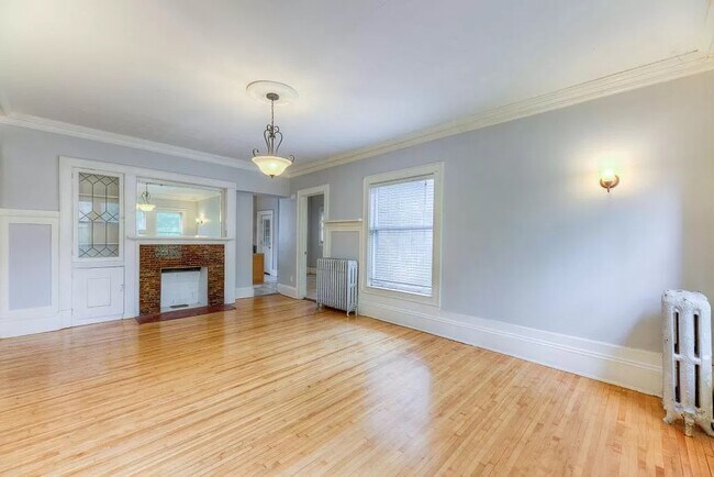 Building Photo - 2449 Pillsbury Ave S