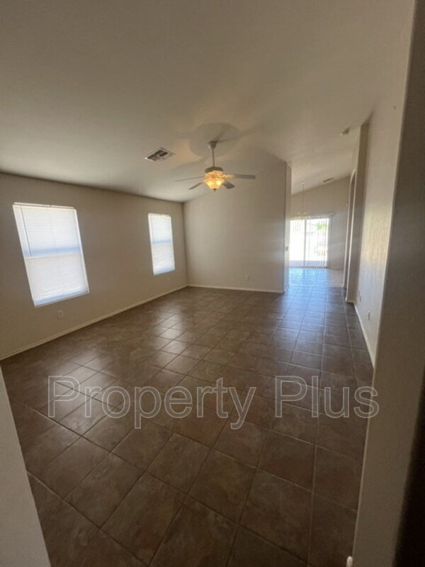 Building Photo - 24115 N Desert Dr