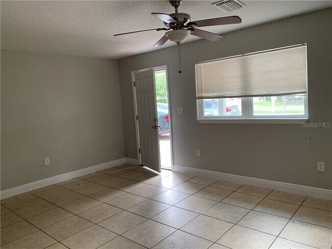 Foto del edificio - 923 Amber Rd