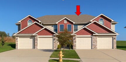 Building Photo - 2110 Hickoryleaf Ln