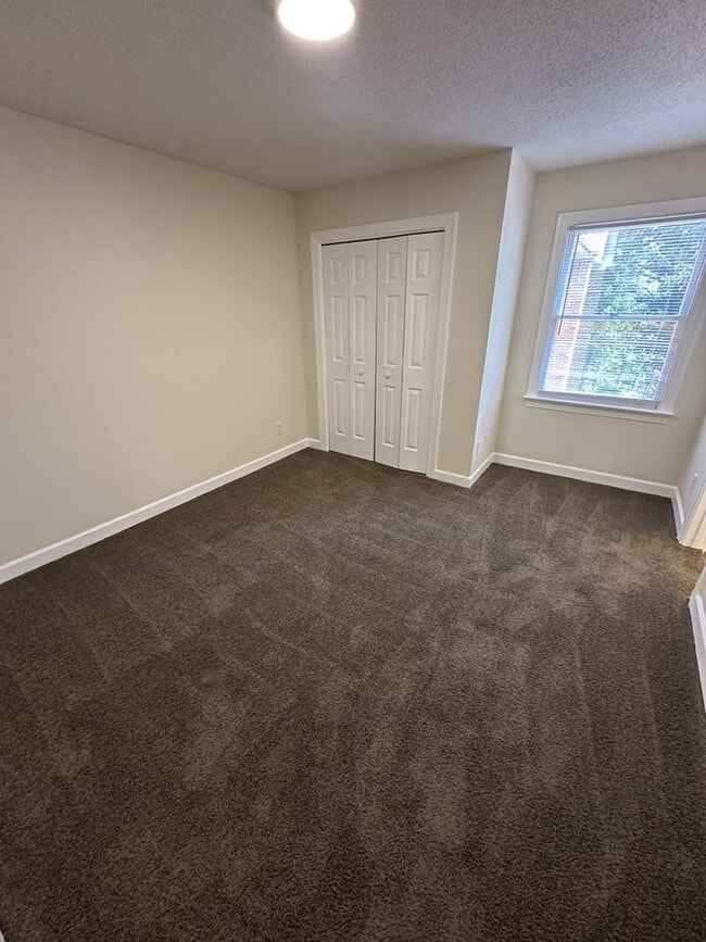 Building Photo - 2 Bedroom 2 Bathroom Condo!