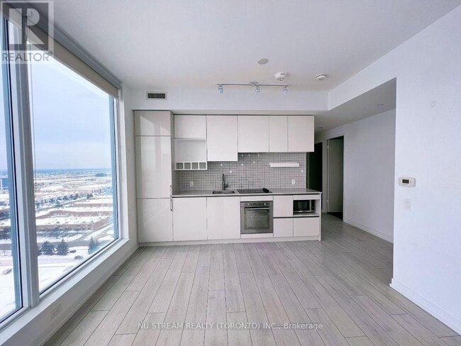 Building Photo - 5 Buttermill Ave.