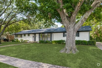 Building Photo - 308 S Grove Rd