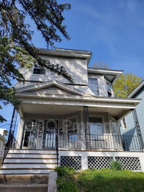Building Photo - 825 Myrtle Ave