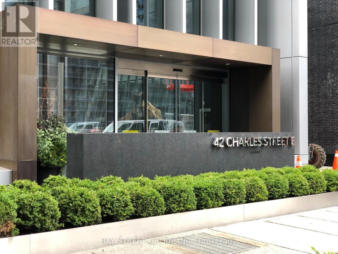 Photo principale - 42 Charles St E