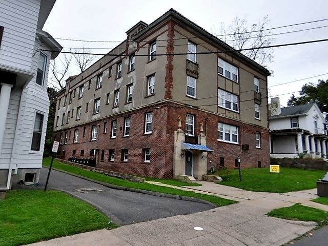 Building Photo - 32-34 Park Place