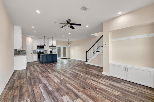 Building Photo - 6605 Avenue O