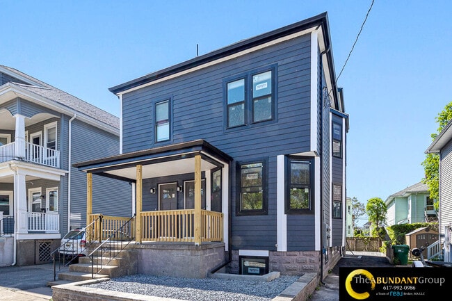 Building Photo - 14 White St