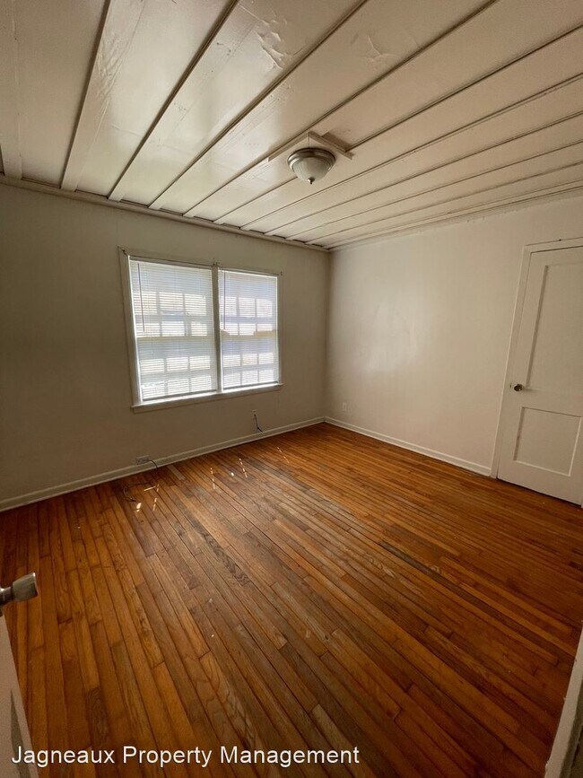 Building Photo - 3 br, 1 bath House - 1910 13th St