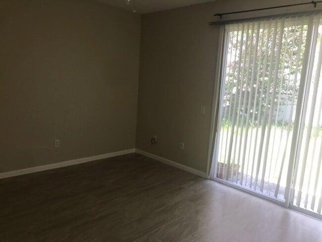 Building Photo - 1-Story Home. Gated Community