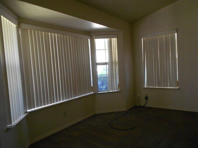 Foto del edificio - 3 bedroom 2 bath house in Yuba City