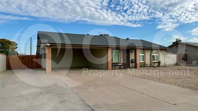 Photo - 8960 W Royal Palm Rd House