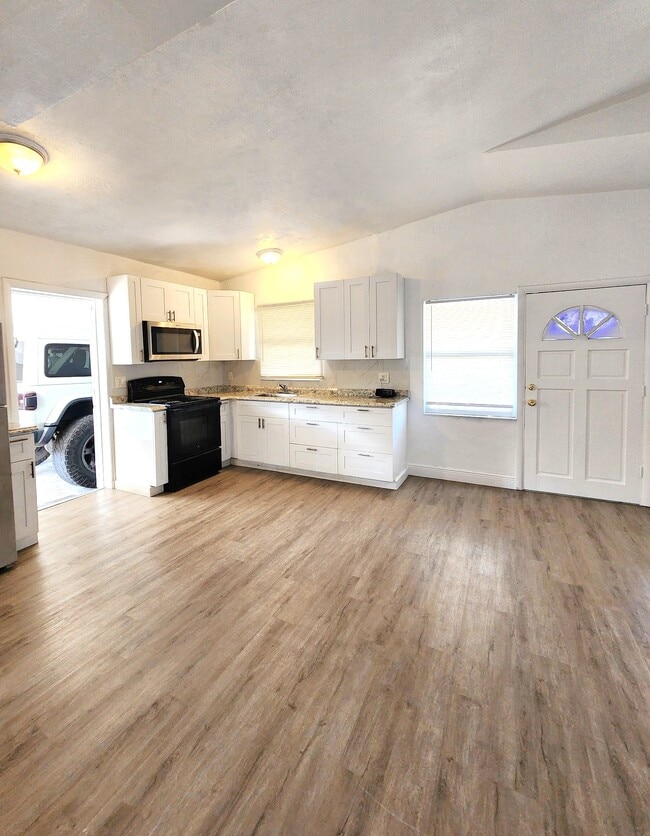 Foto del edificio - 1327 Eugene Black St