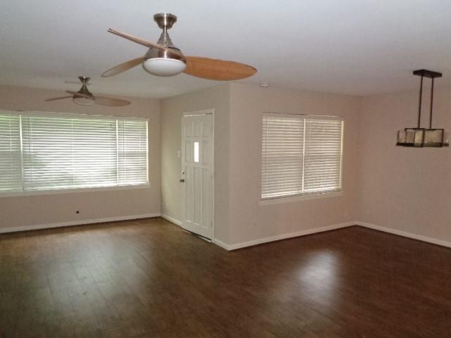 Foto del edificio - 9630 Cedardale Dr