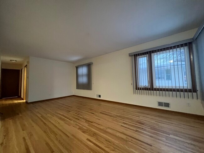 Foto del edificio - 3420 18th Ave NW