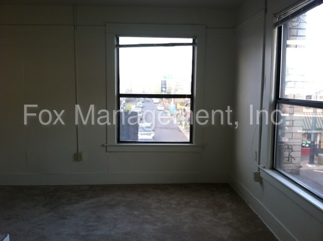 Building Photo - 3640 SE Hawthorne Blvd