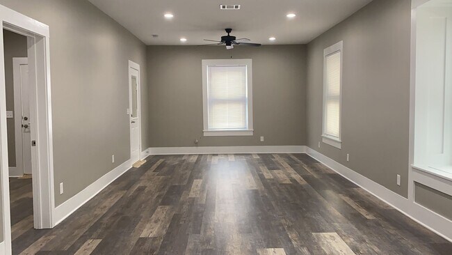 Foto del edificio - 302 W Baylor St