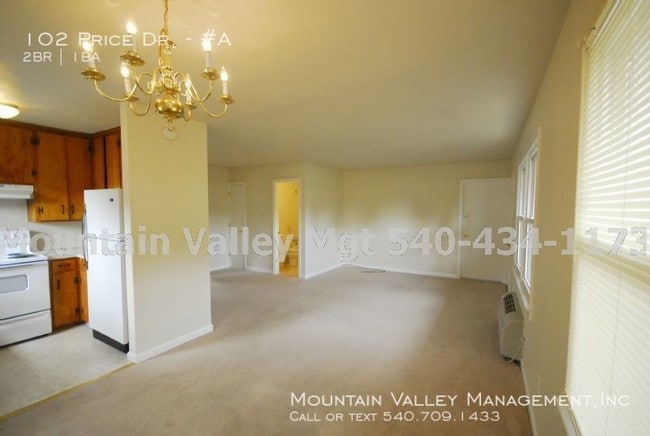 Building Photo - 102 Price Dr