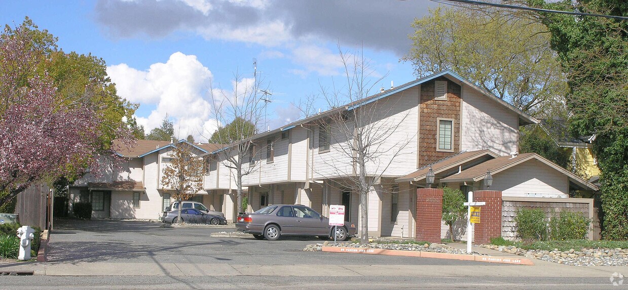 Primary Photo - 9163 Elk Grove Blvd