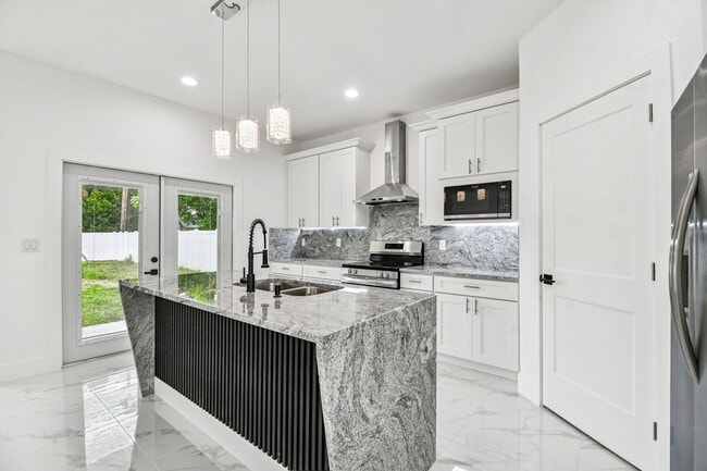 Foto del edificio - 1403 W 9th St