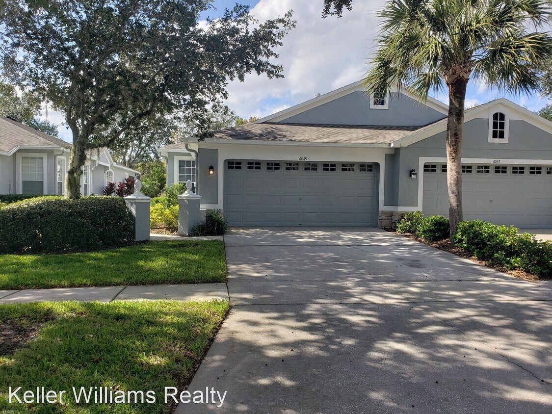 Foto principal - 6049 Sandhill Ridge Dr
