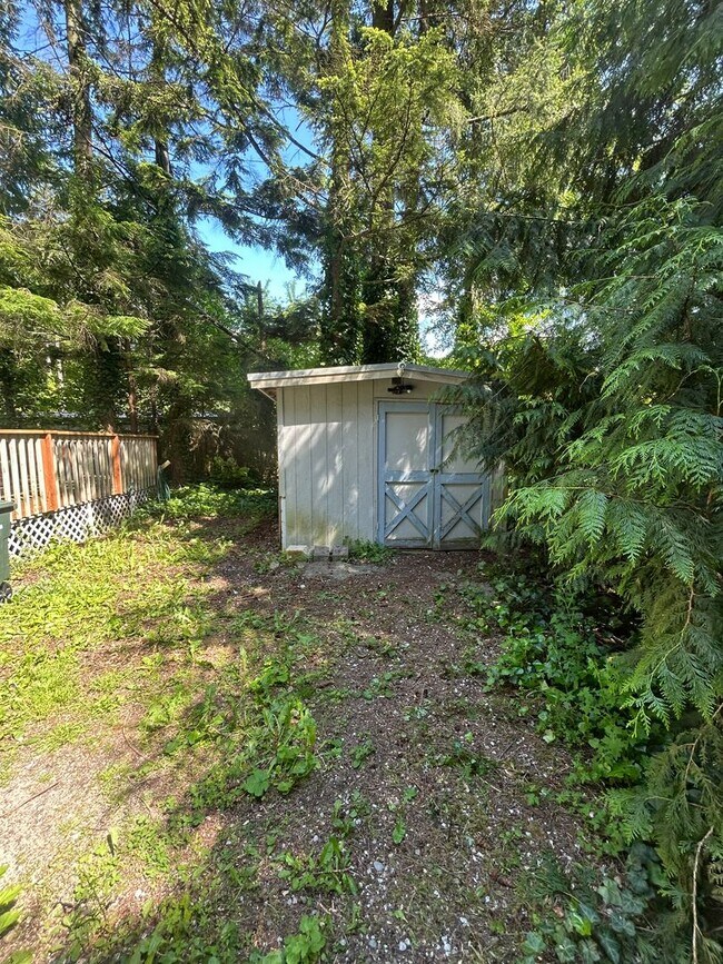 Building Photo - Two Bedroom Mobile Home for Rent in Maple ...