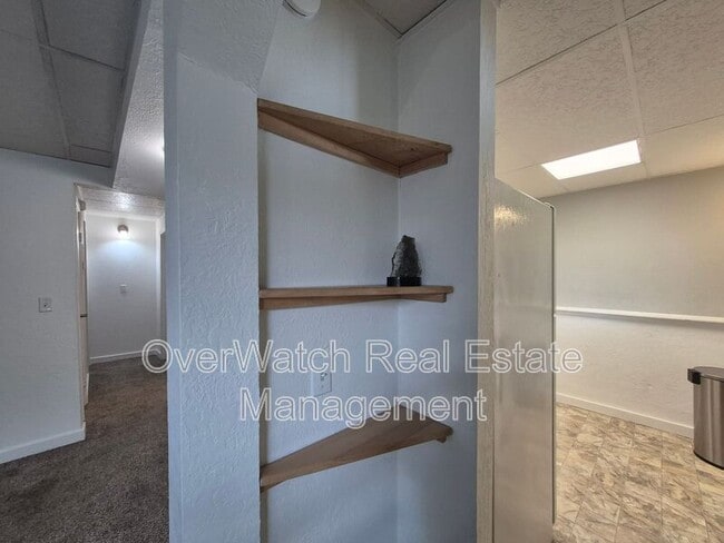 Building Photo - 429 Creekside St