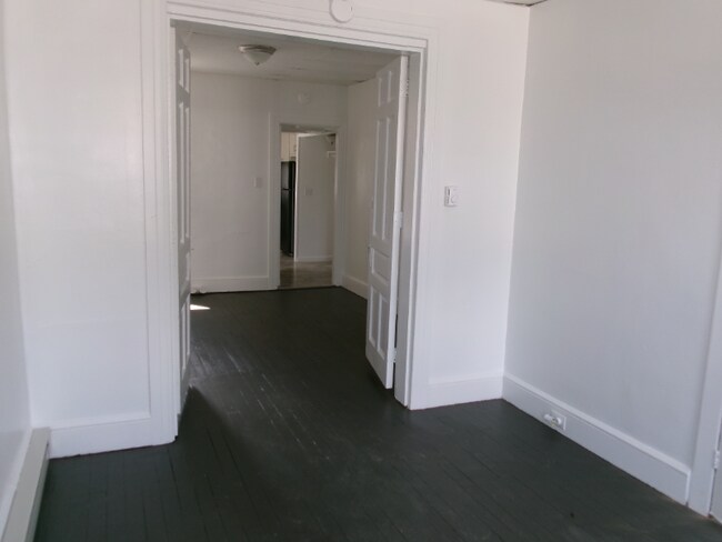 Building Photo - 626 Chestnut St
