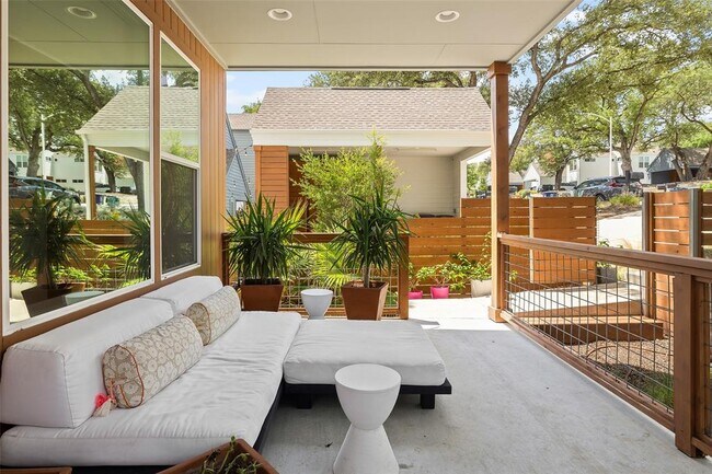 Foto del edificio - 3109 Aldwyche Dr