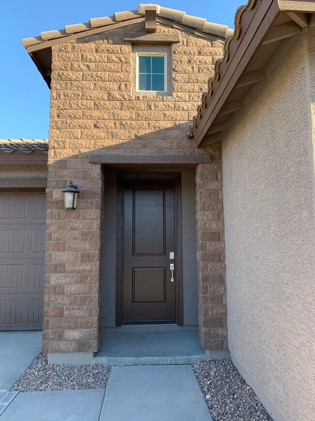 Foto del edificio - Recently Built Home in Litchfield Park at ...