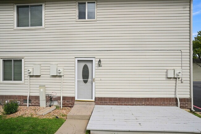 Foto del edificio - $1,945.95 with $300 Off the first month's rent, 2 Beds - 1 Bath, Single Family Home in Lakewood w...