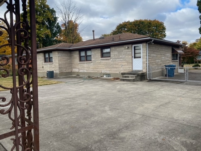 Building Photo - 1660 Almara Cir