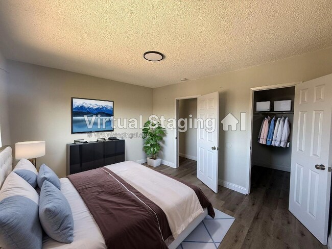 Foto del edificio - 1431 W 104th St