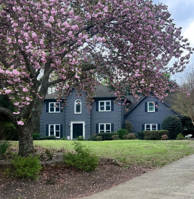 Building Photo - 175 Derby Forest Ct