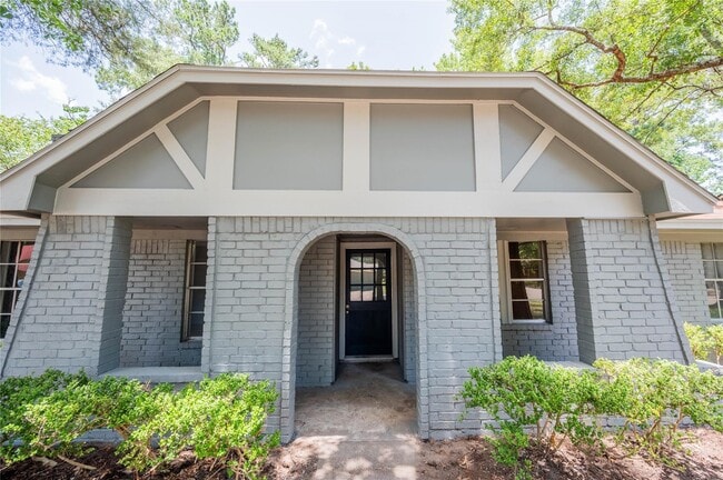 Building Photo - 201 S Ridgeway Dr