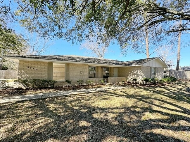 Building Photo - 3 Bedroom Home in Zachary School District