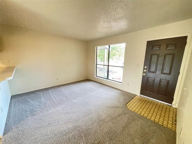 Foto del edificio - 113 Hillside Dr