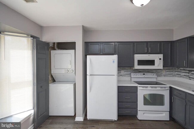Building Photo - 14902 London Ln